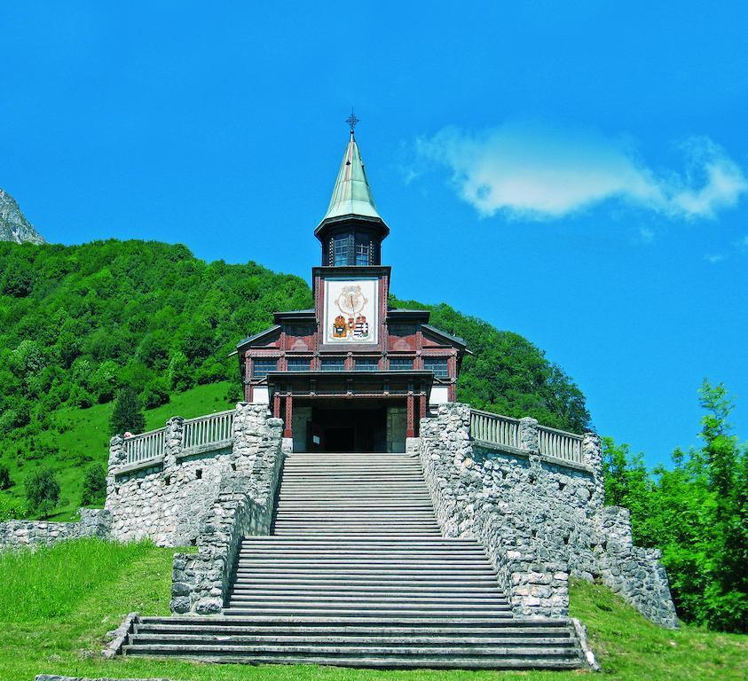 Hotel Dvorec Tolmin Exterior photo